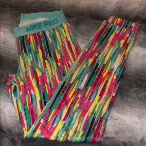 New without tags Girls Nike Pro leggings